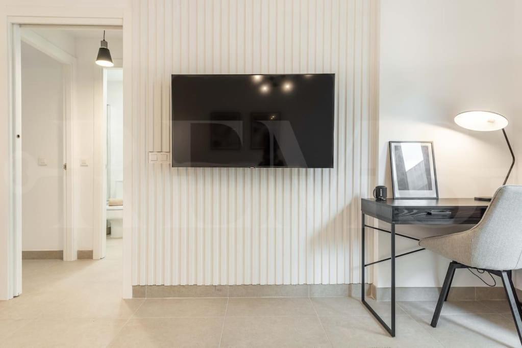 Modern Apartment With Patio & Parking By Rems Màlaga Exteriér fotografie