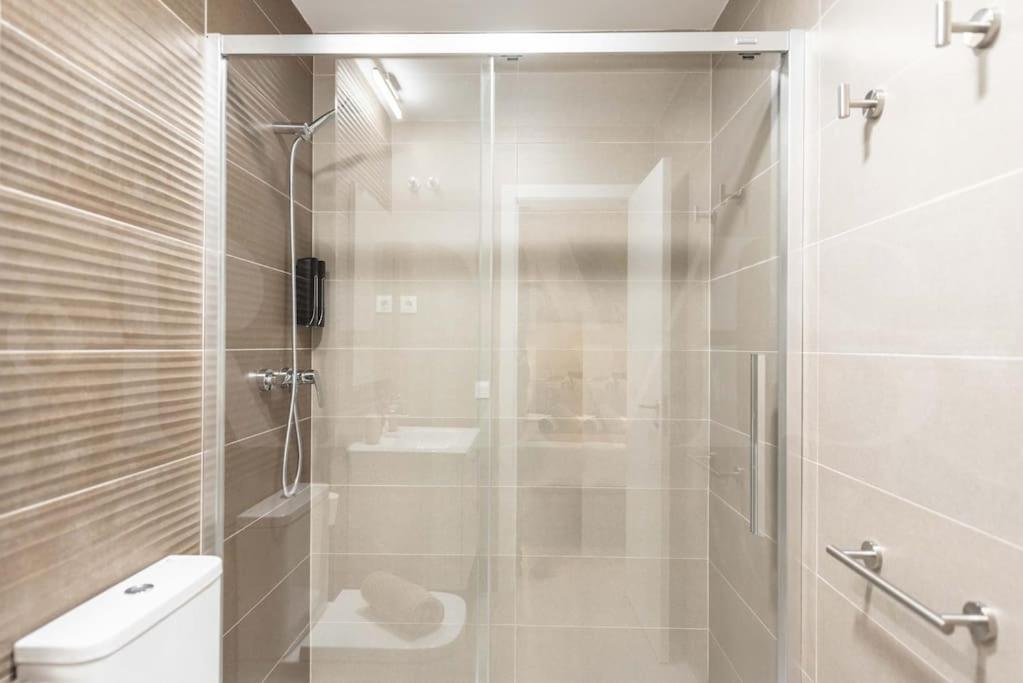 Modern Apartment With Patio & Parking By Rems Màlaga Exteriér fotografie