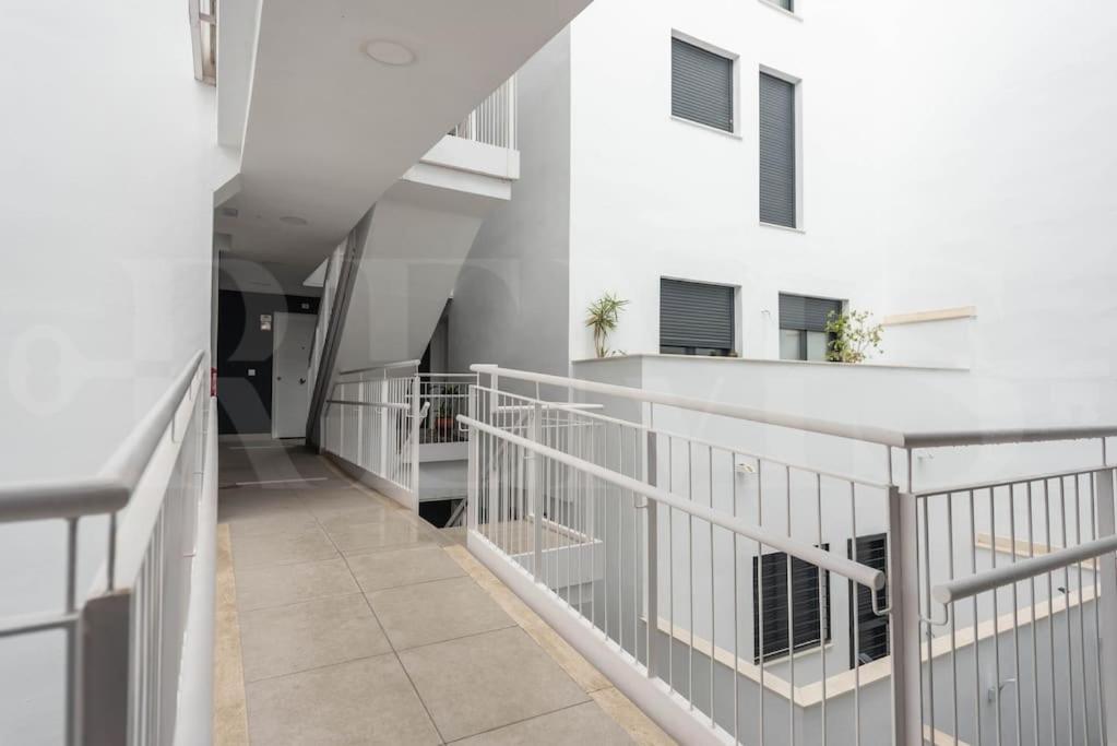Modern Apartment With Patio & Parking By Rems Màlaga Exteriér fotografie